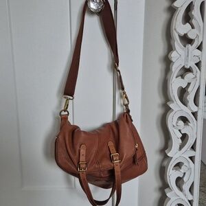 Fossil caramel brown fold over crossbody tote bag